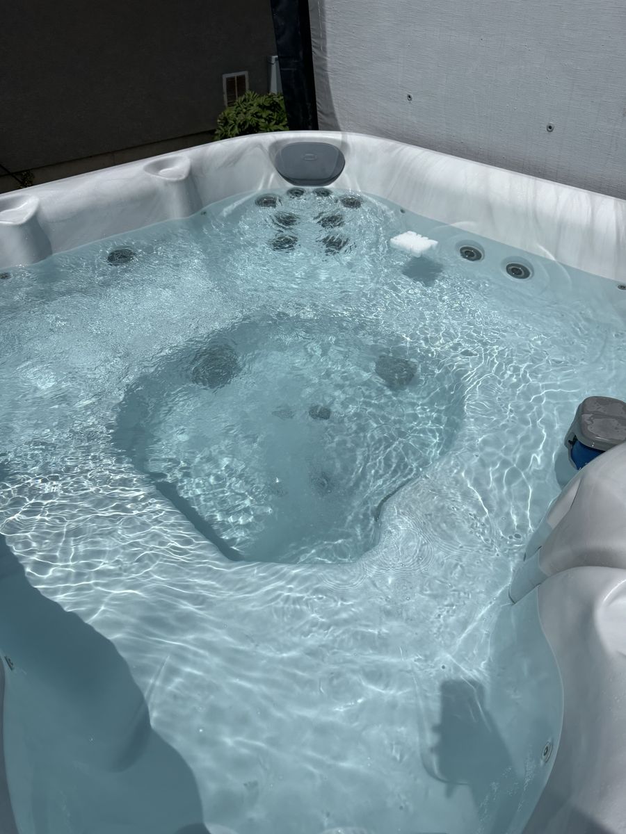 2023 Jacuzzi J-245 Like New Hot Tub