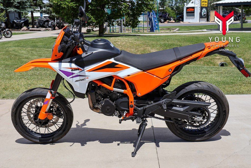 2026 KTM 390 SMC R