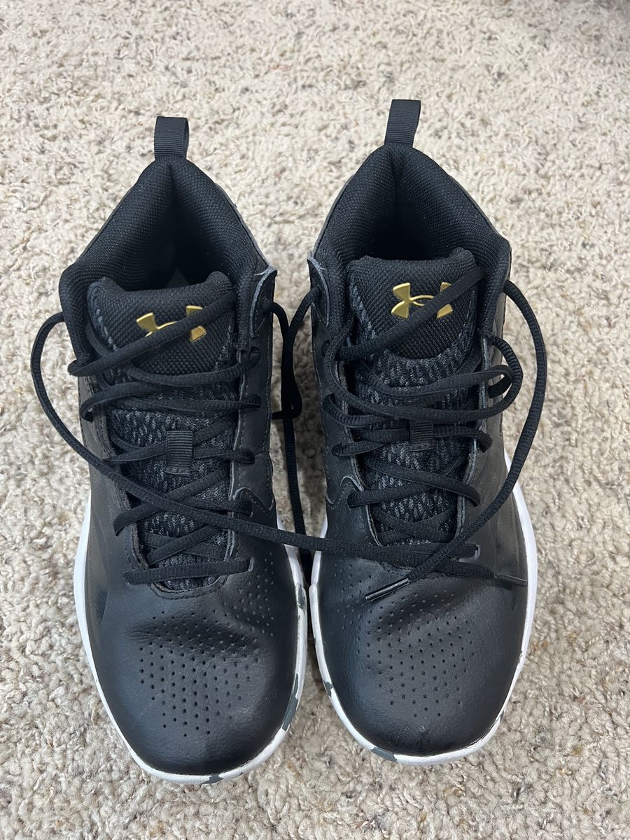 Under Armour basketball shoes size 8