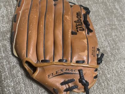 Wilson Advisory LHT Baseball Mitt