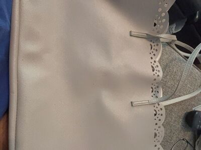 Nice Ladies Macys Purse In Great Condition