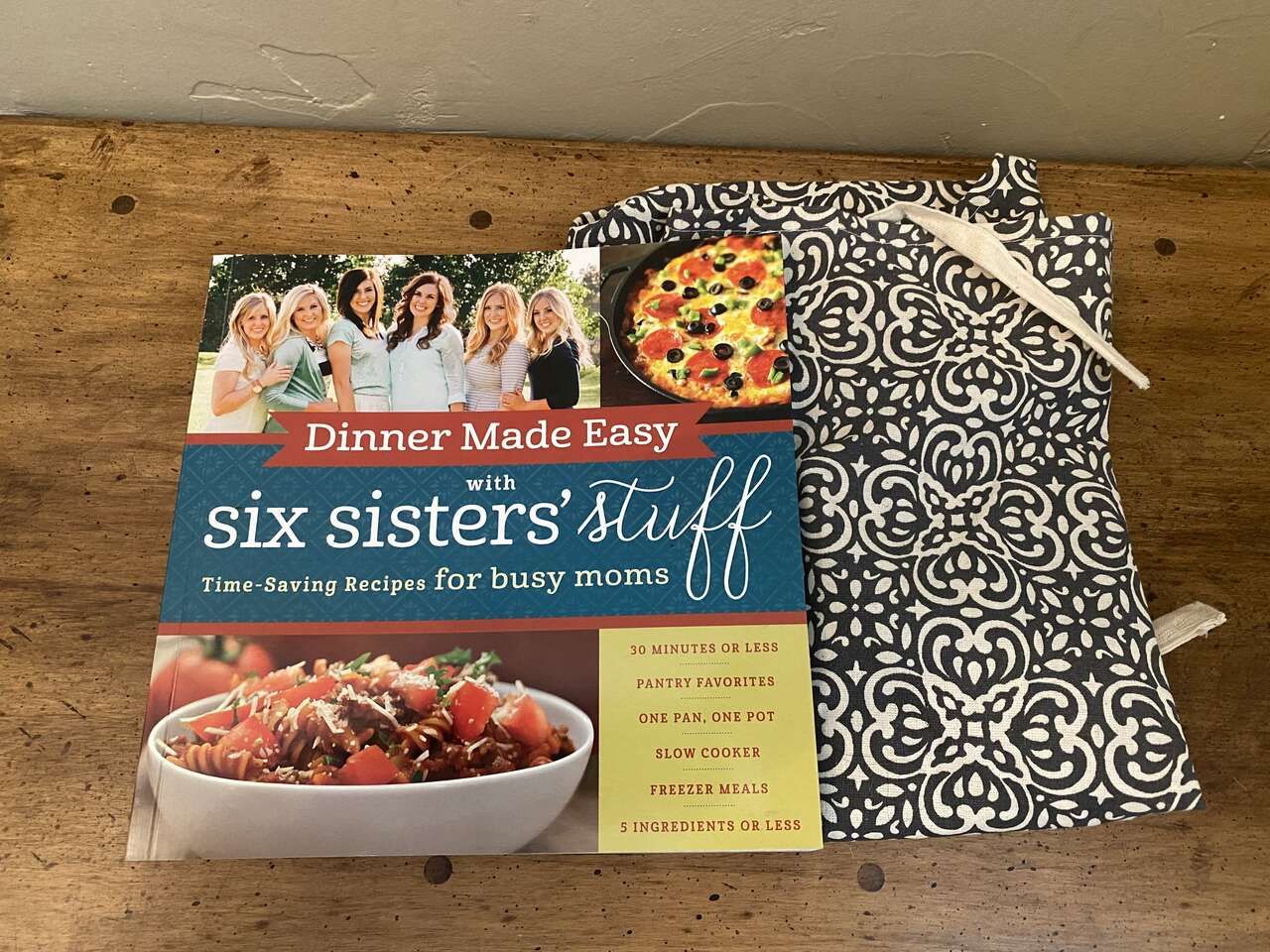 Brand NEW - Six Sisters Stuff Cookbook + Navy and Beige Apron - Compare @ $30+ But U Get BOTH - C PIX