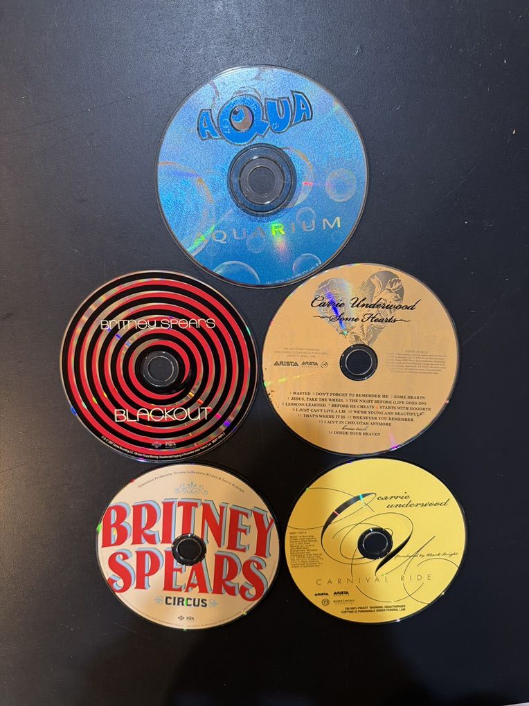 Britney Spears, Carrie Underwood CD’s