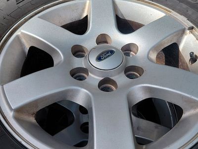 selling a set of 4 17 Ford wheels 6x135