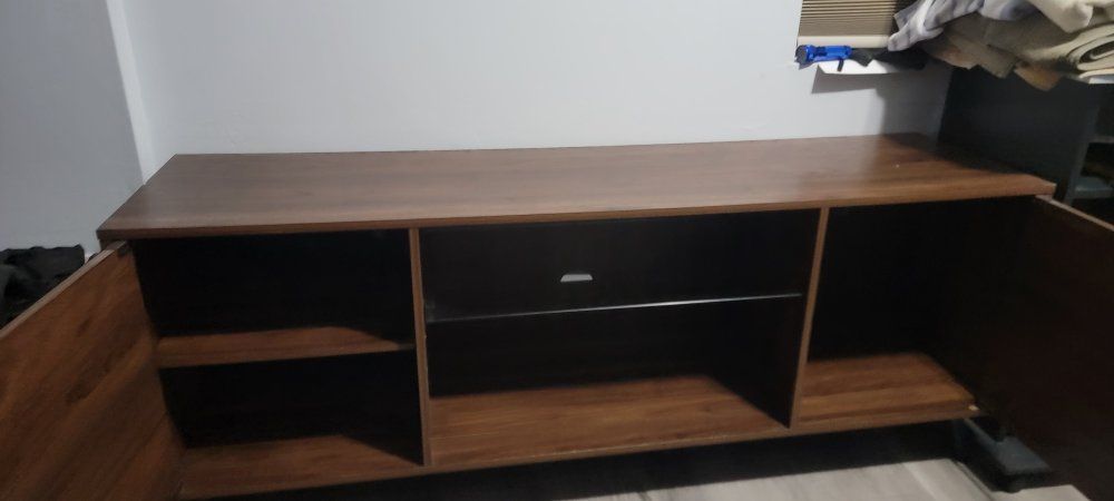 NICE TV STAND