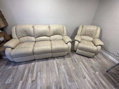 Cream Reclining Sofa Couch with Drop-Down Table & 3 Recliner Seats