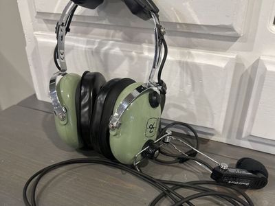 David Clark H10-30 Aviation Headset - Noise Reduction, Dual Plug, New Ear Cushions