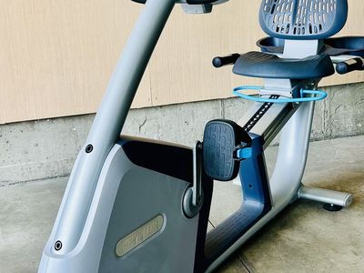 Precor 800 Series Recumbent Bike RBK