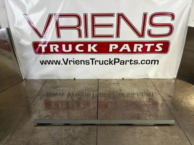 Kenworth T680 Sleeper Trim, Part # U22-1083-000-3