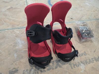 Burton Bindings - Custom Red MNS - medium