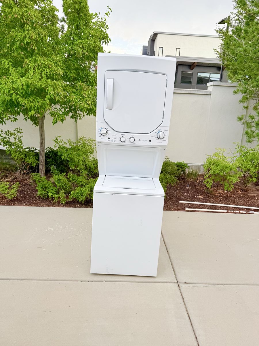 GE Stacked Washer and Dryer Combo Unit - White