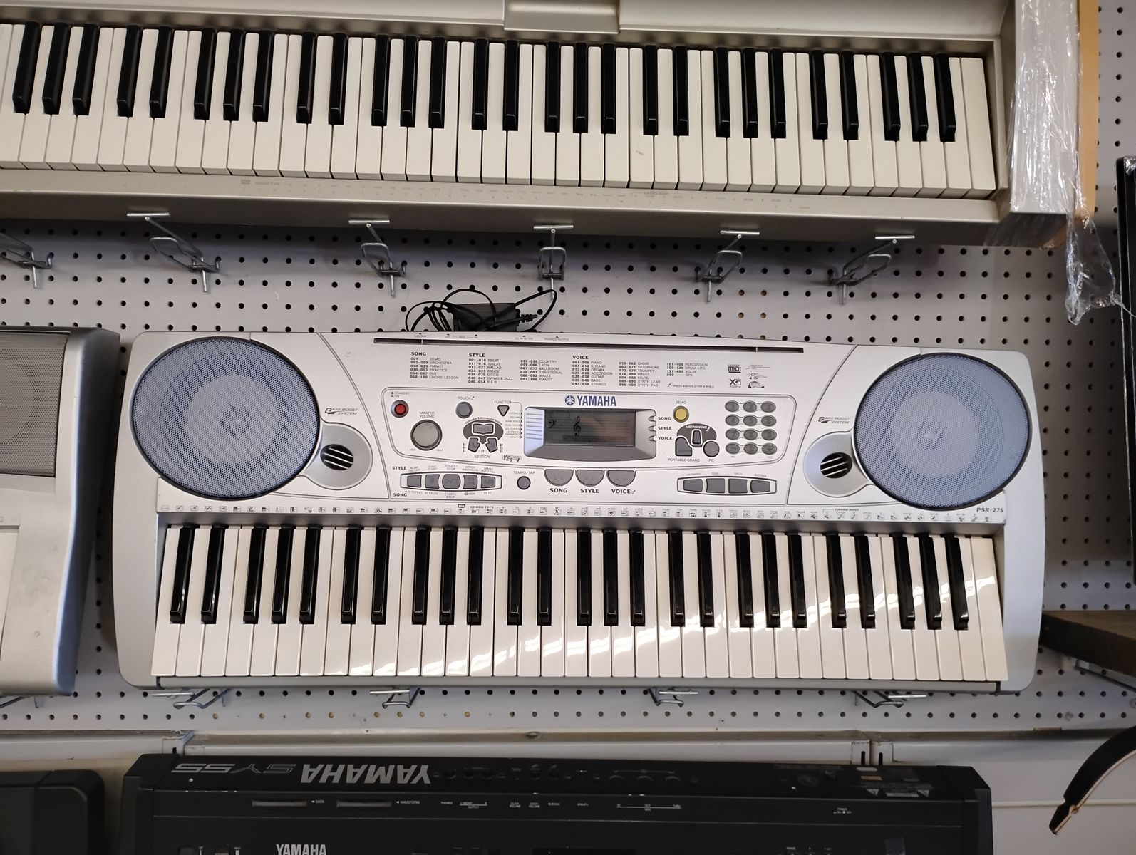 Yamaha PSR-275 61-key, Portable Keyboard