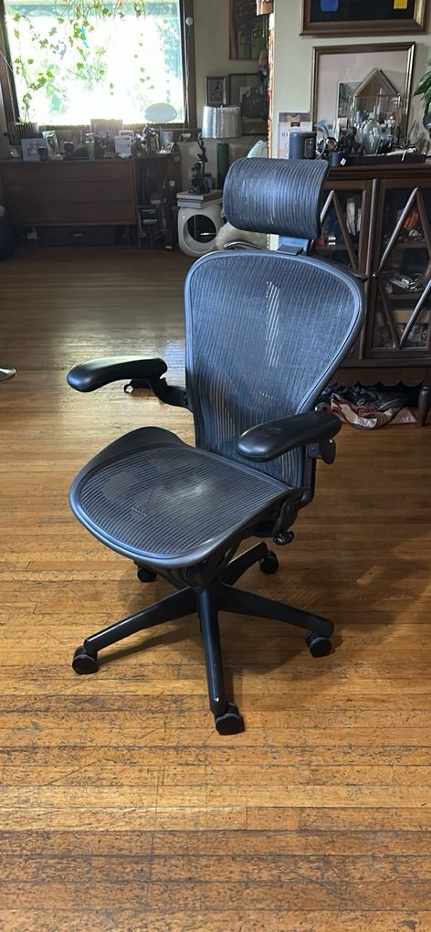 Herman Miller Aeron Mesh Chair Size B Fully Adjust