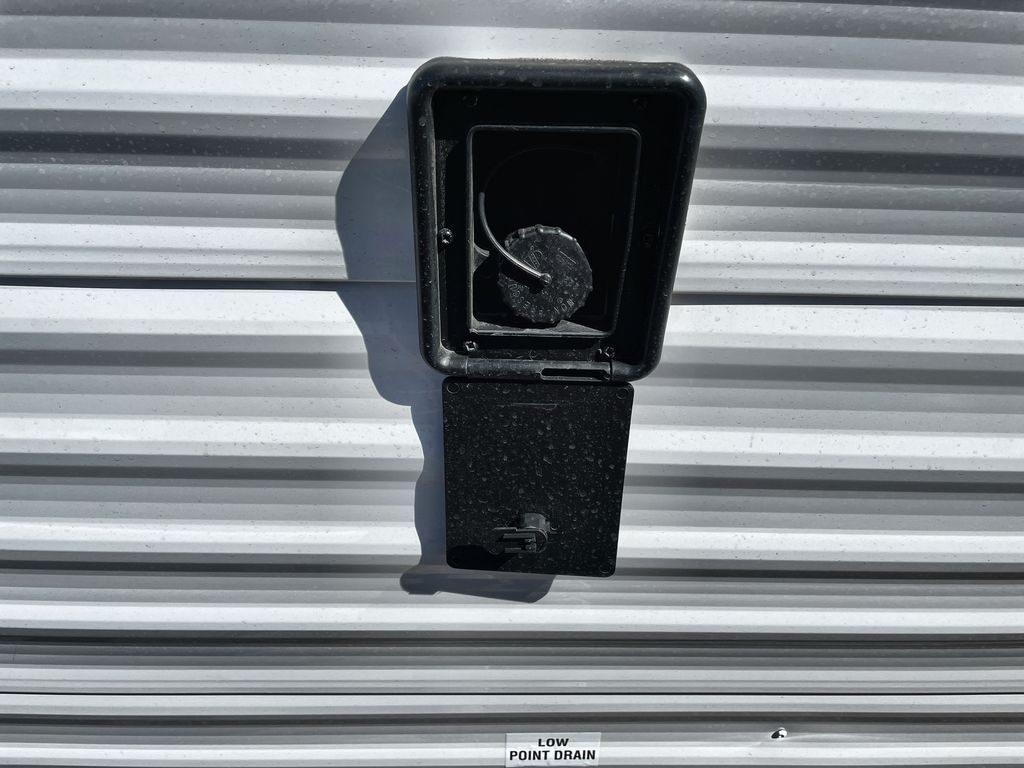 Main image 6