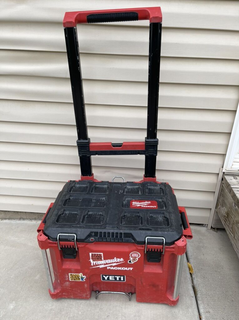 Milwaukee Rolling TooL Box