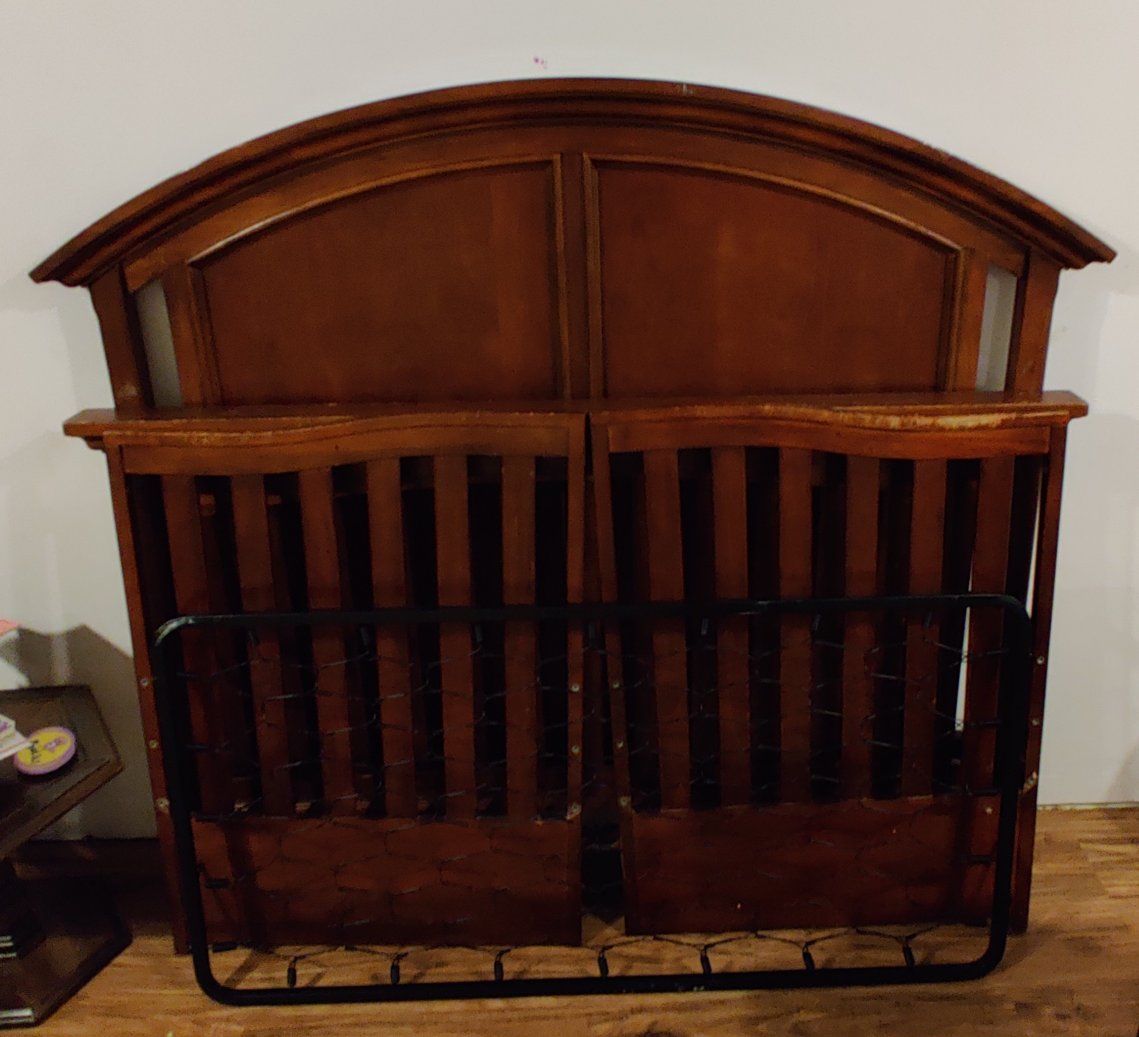 Dark Wood Crib / Toddler Bed Frame (Convertible)