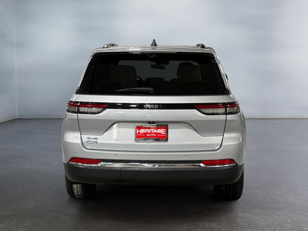 Main image 4
