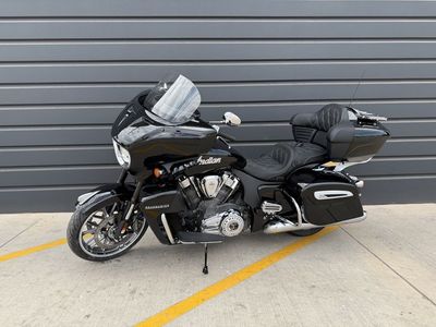 2025 Indian Motorcycle® Roadmaster® PowerPlus Limited Black Metallic