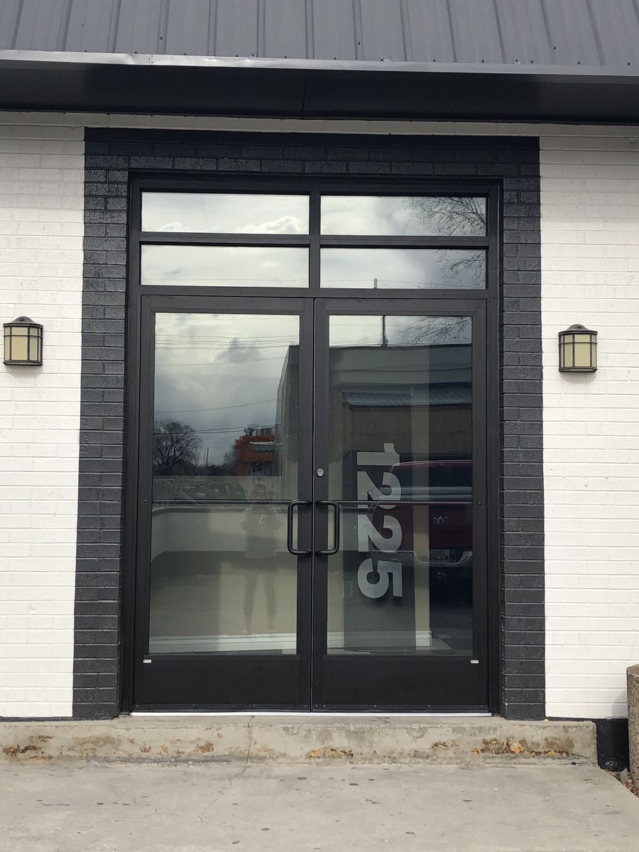 UPDATED WAREHOUSE w/6500 feet of space in DOWNTOWN SLC w/gated parking