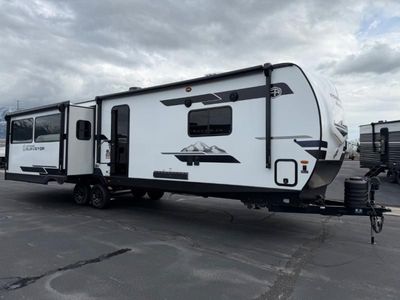 New 2026 Forest River Surveyor 305RLBS