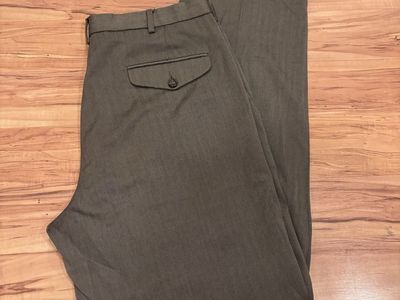 Mens Pants 33x32. Located in Murray cash/Venmo. Fcfs or hold with Venmo