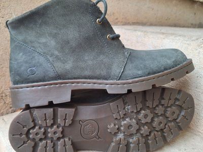 Luxurious Womens Born Chukka Boots Sz 11M
