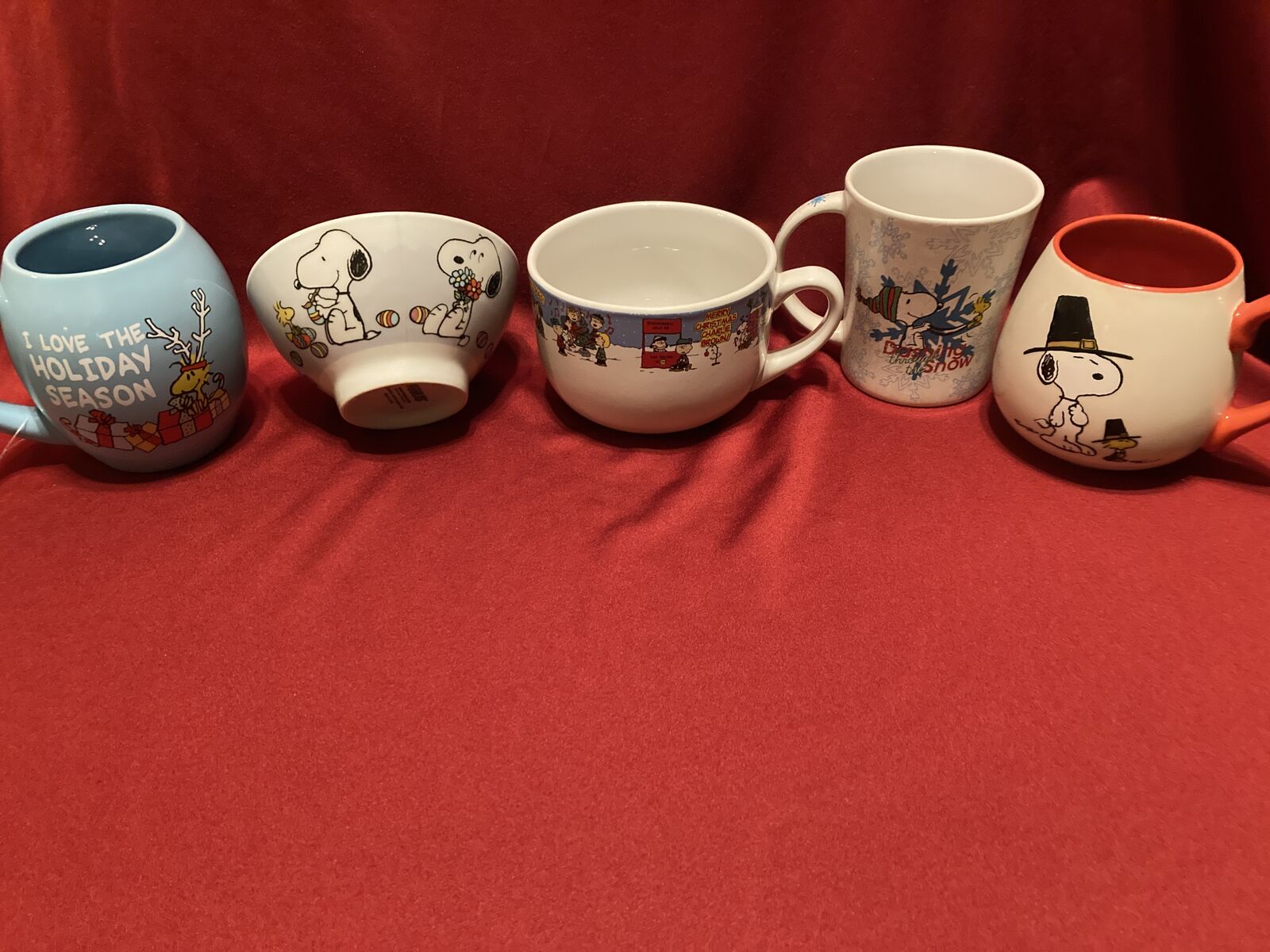 Peanuts Charlie Brown Holiday Coffee Mugs & Soup Bowl Collection 10 Dollars Each Like New