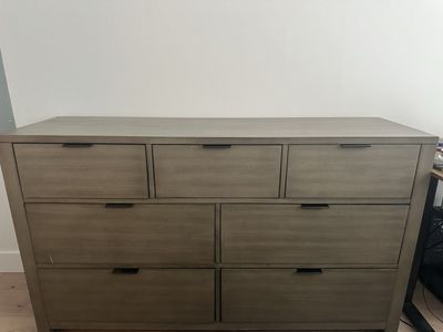 Dresser