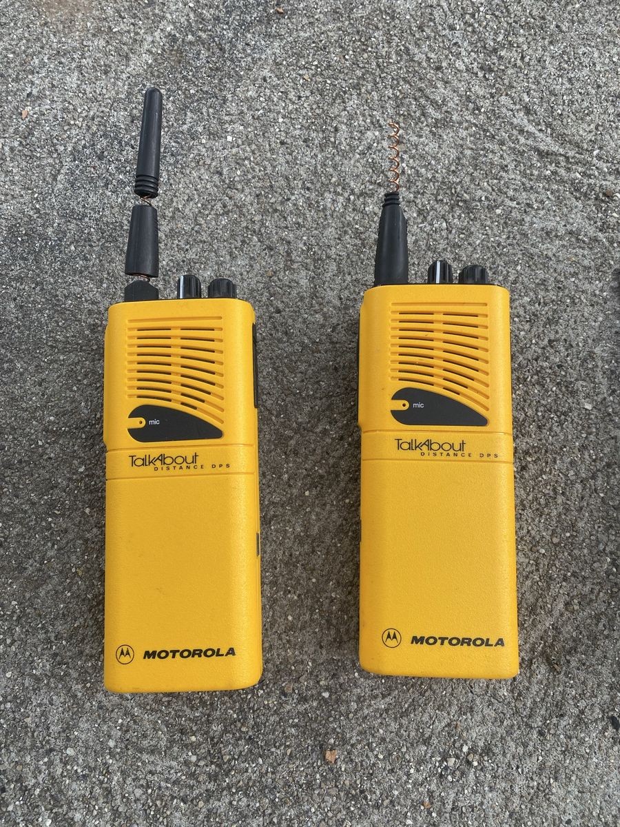Motorola TalkAbout Distance DPS Two-Way Radios Pair with Manual