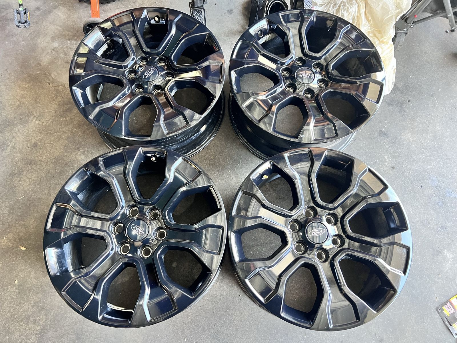 2025 Ford F-150 Platinum Black OEM Wheels 6x135