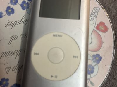 Apple iPod Mini 4GB Silver Vintage Portable Music Player
