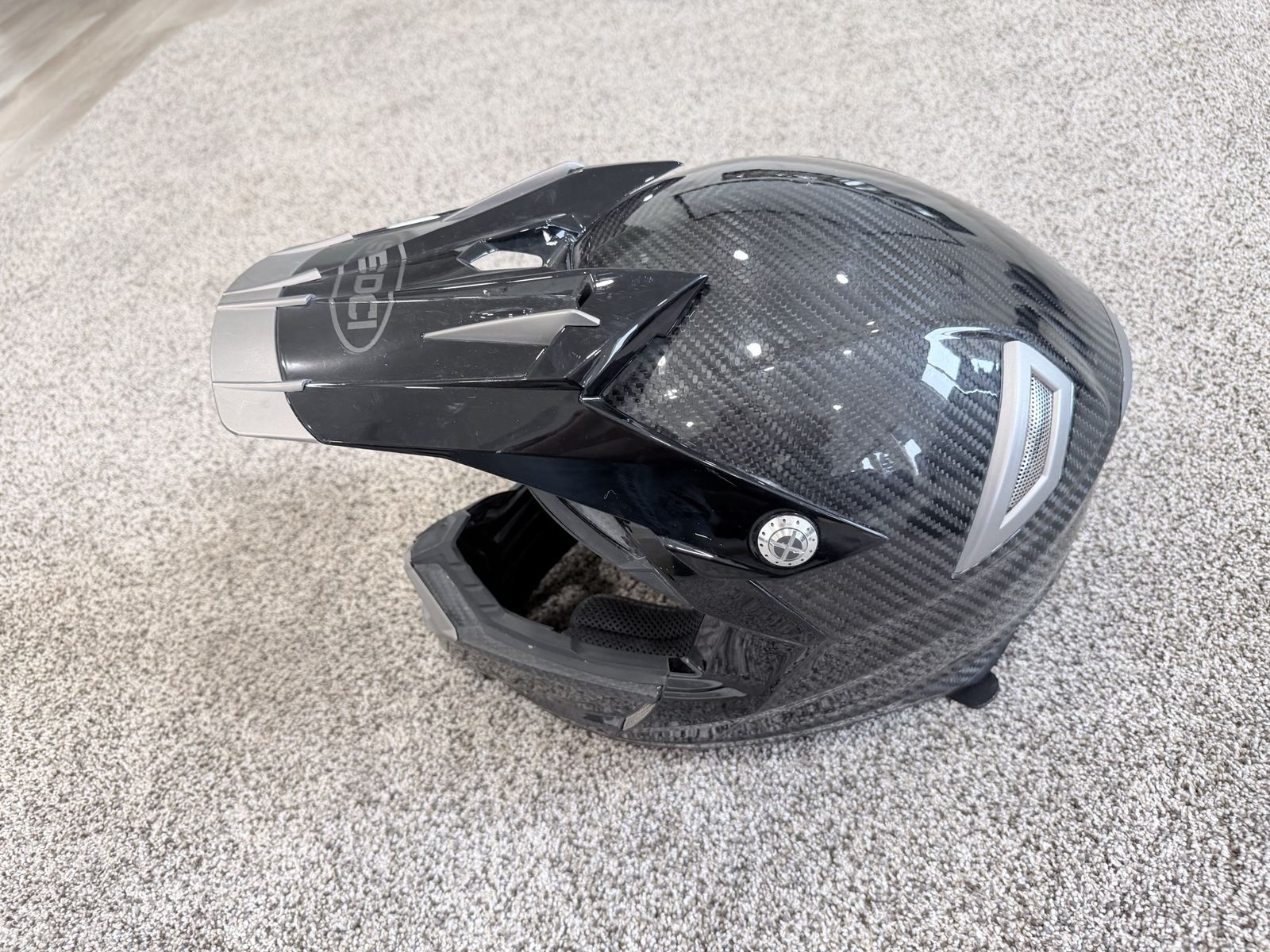Main image 3