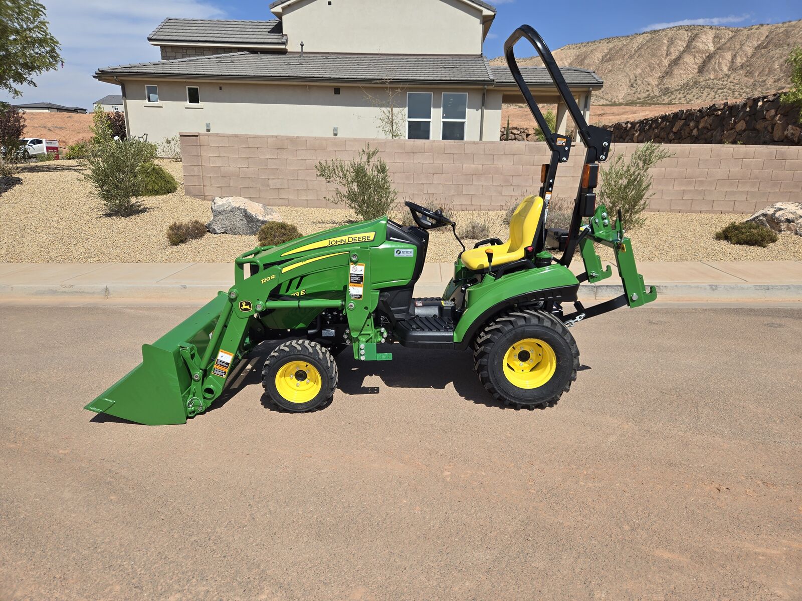 2018 John Deere 1023E sub-compact utility tractor