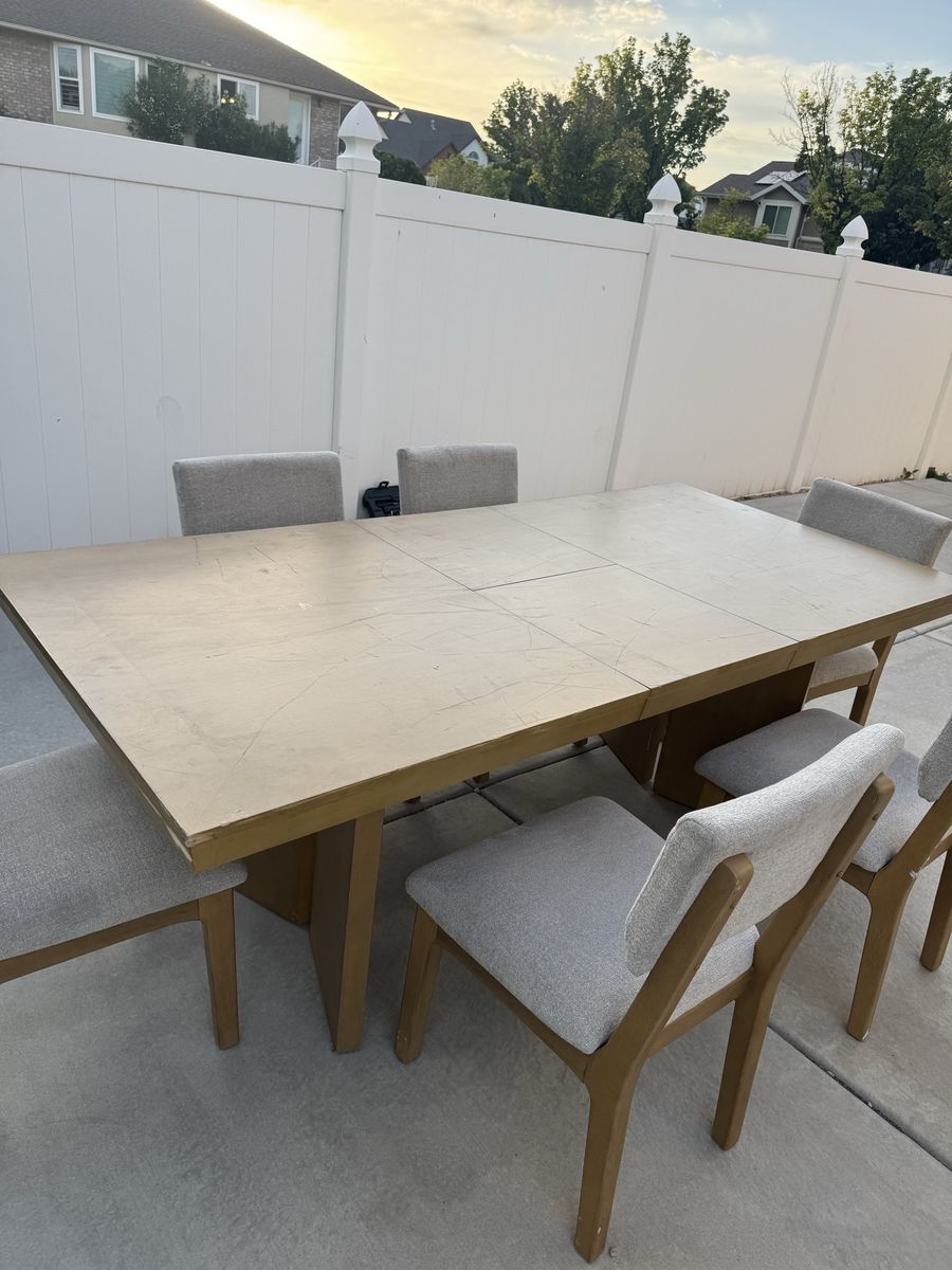 Dining table 7 pieces Becky owen’s signature