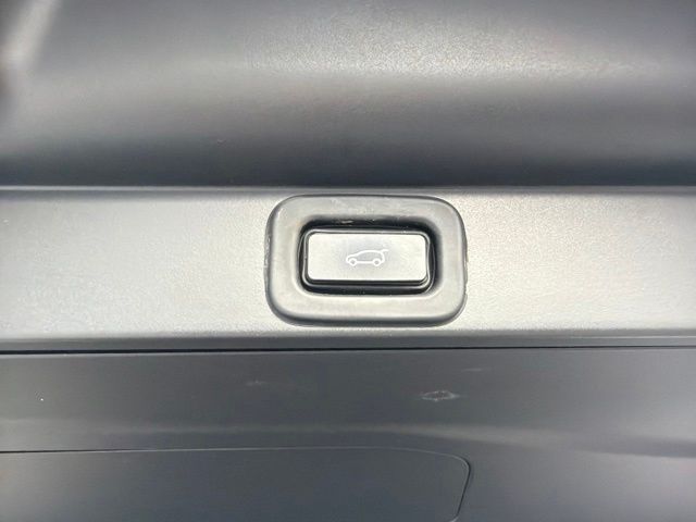 Main image 9