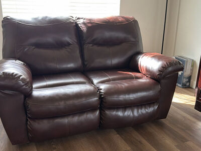 Set of Leather recliners