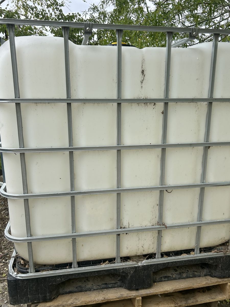 275 gallon tote