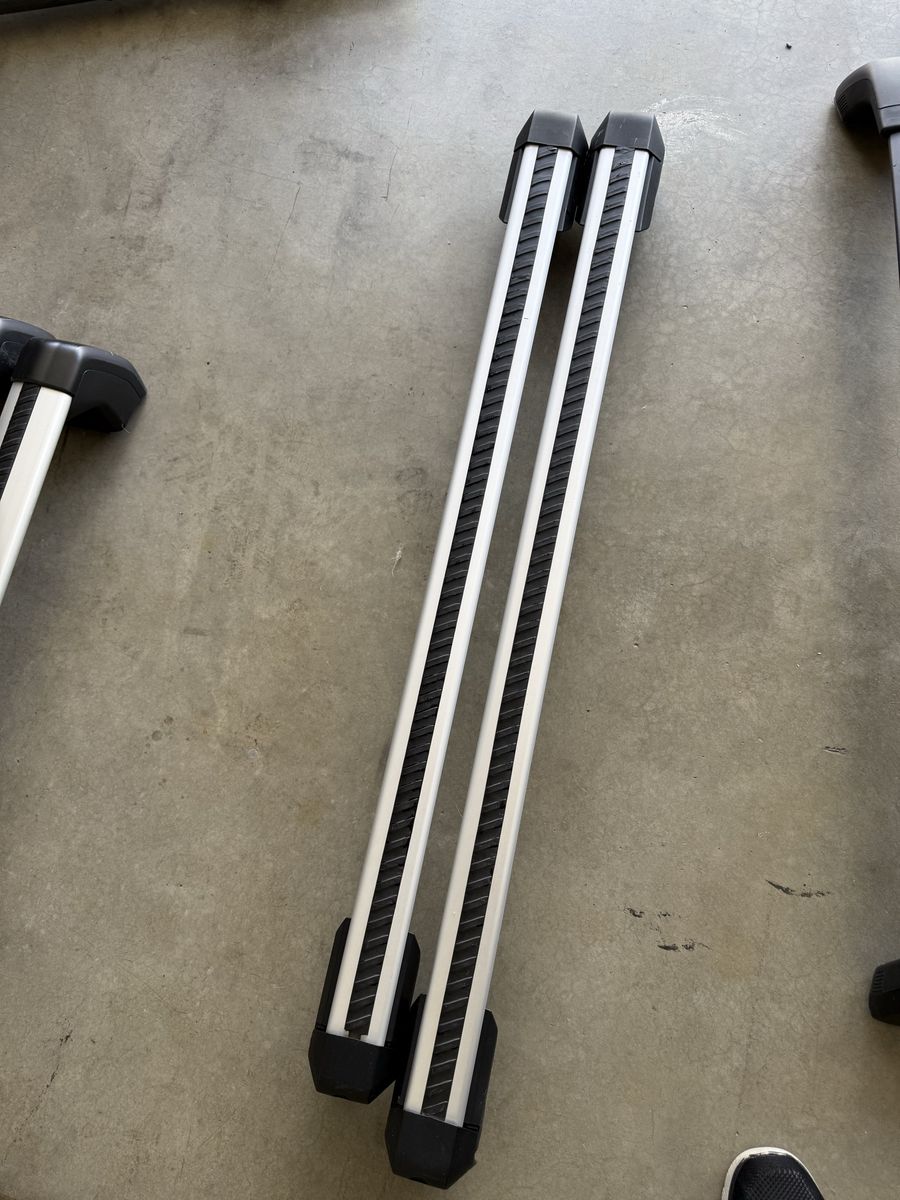 Used 2022 VW Tiguan OEM roof racks