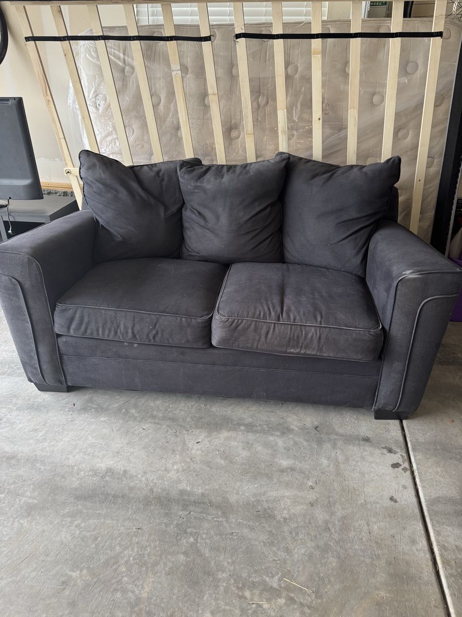 FREE Loveseat – You Haul