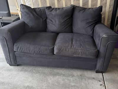 FREE Loveseat – You Haul