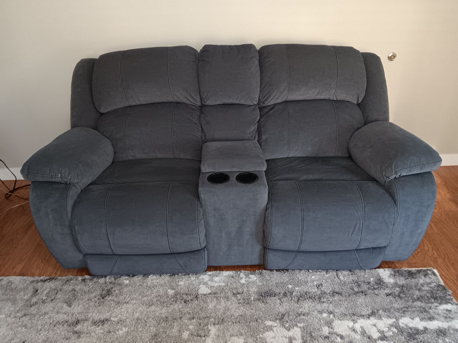 Electric  loveseat  recliner