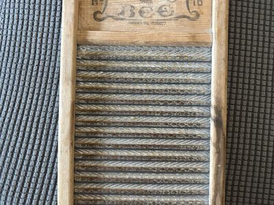 Vintage Busy Bee No. 16 Wooden Washboard Patent No. 1896077