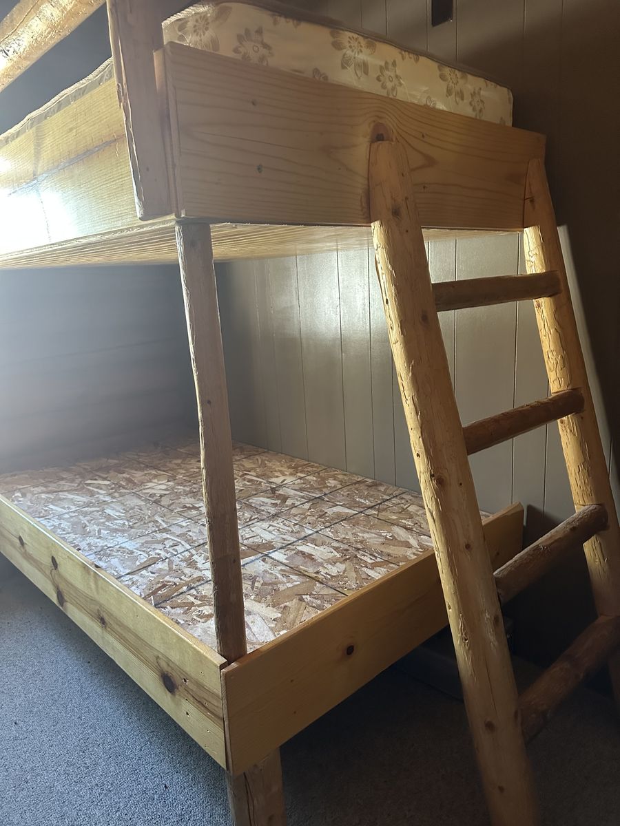 Cabin bunk beds