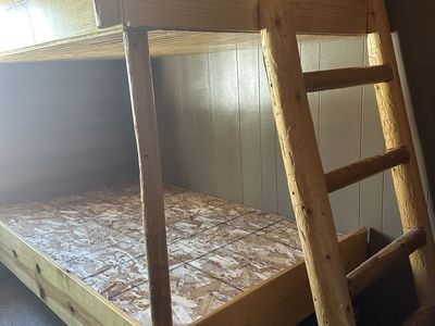 Cabin bunk beds