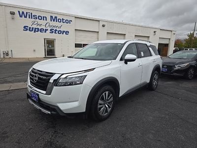 2025 Nissan Pathfinder SL