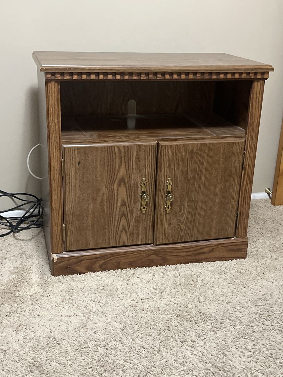 Wood Grain TV Stand Media Console Cabinet with Storage & Brass Hardware