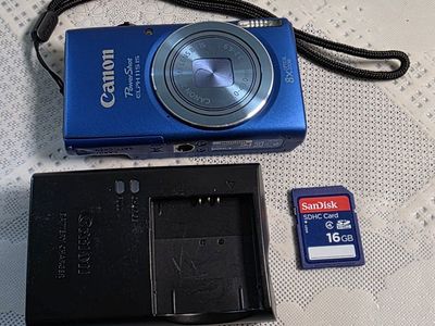 Canon PowerShot ELPH 115 IS Digital Camera Deluxe (Blue)