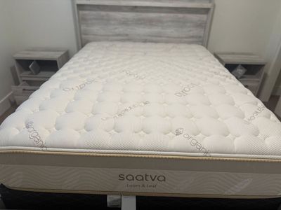 King Mattress, Saatva Loom and Leaf, Like New, Firmness:Medium, Excellent Condition!!