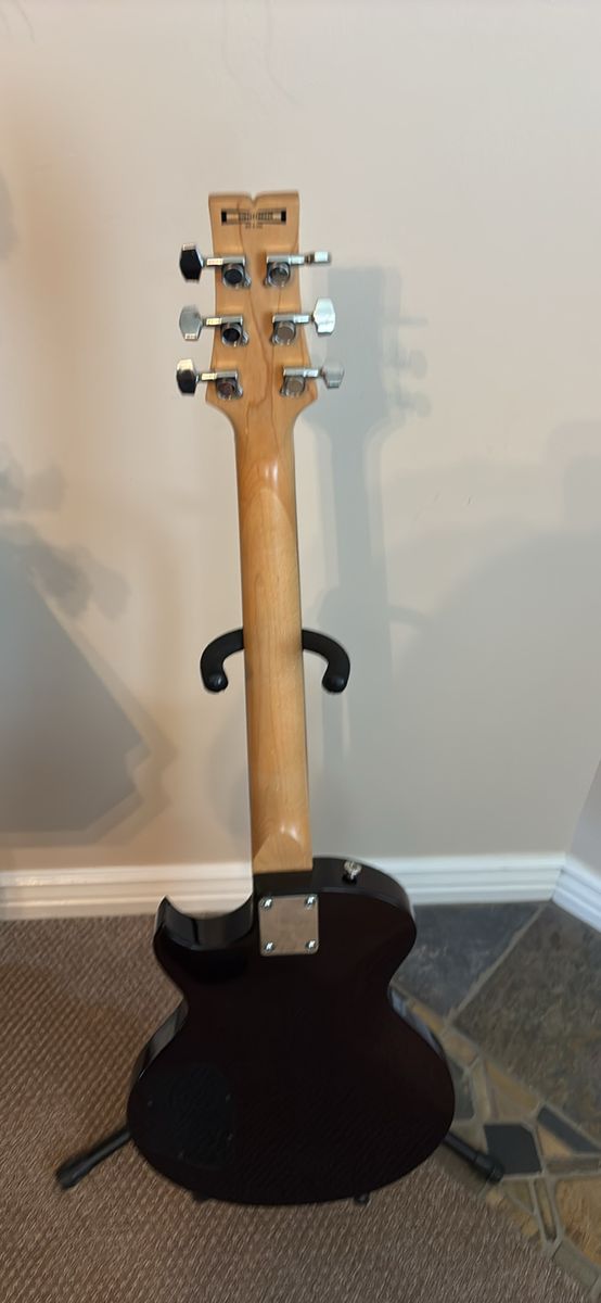 Main image 4