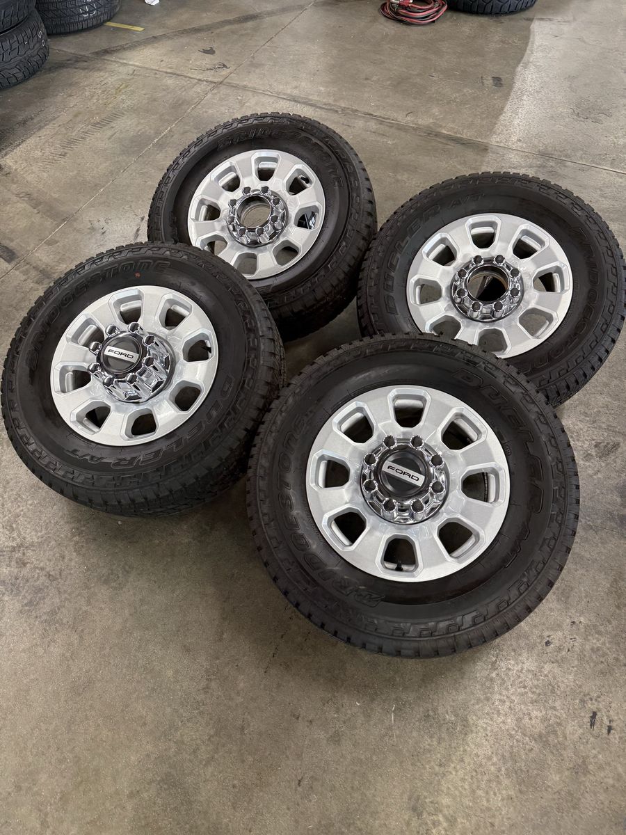 BRAND NEW 2026 f350 OEM 18in wheels/ 275/70/18 Bridgestones